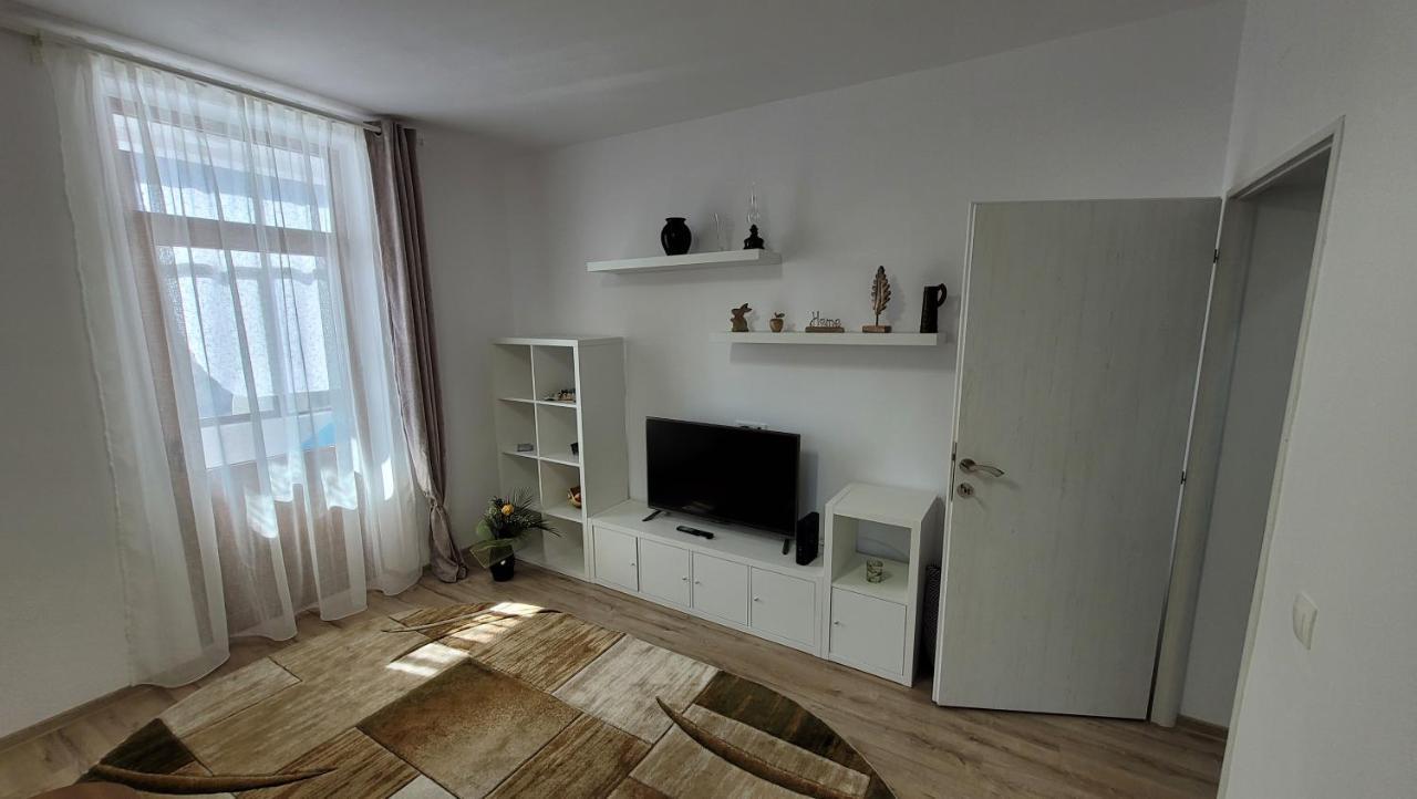 Andy Apartament Petrosani Exterior photo